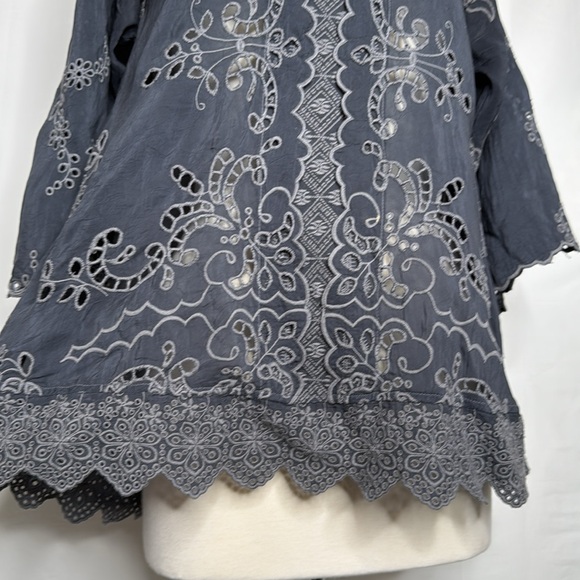 Johnny Was gray 3/4 sleeve top XS - Picture 3 of 7